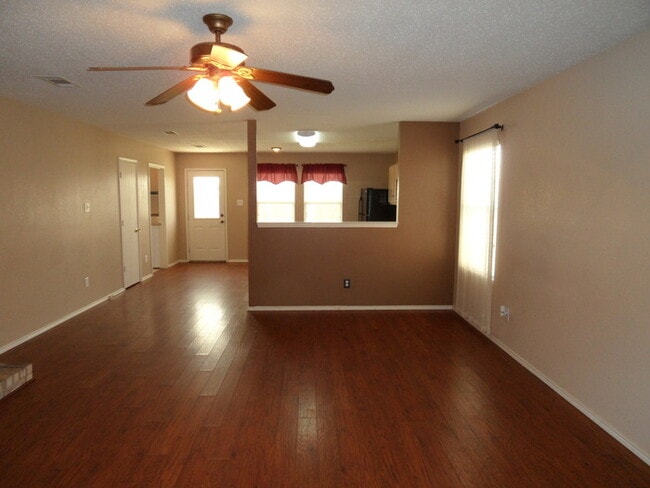 Photo - Beautiful 3/2 in Prime Fort Worth — Minutes from Lake Worth & Downtown!