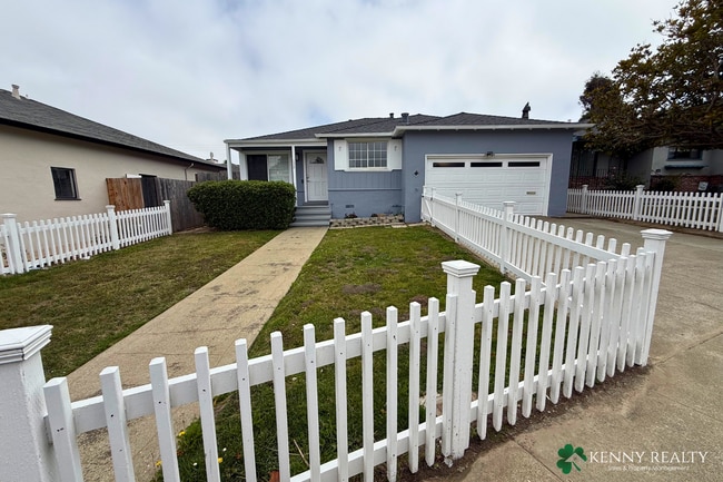 Photo - 136 Rosewood Way