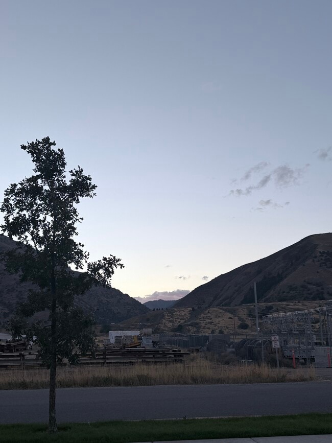 Photo - 385 S 1580 E