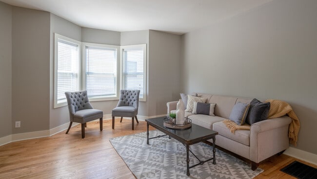 Photo - 625 3rd St NW