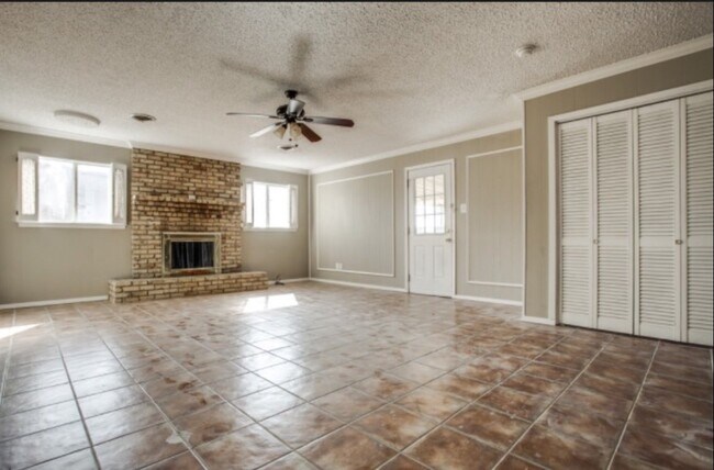 2316 Rose Marie Dr