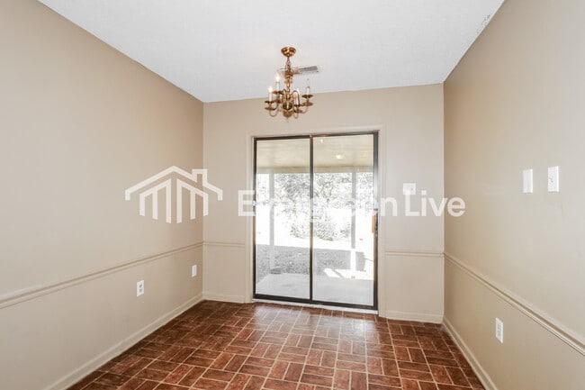 Photo - 8216 Shallow Glen Trail