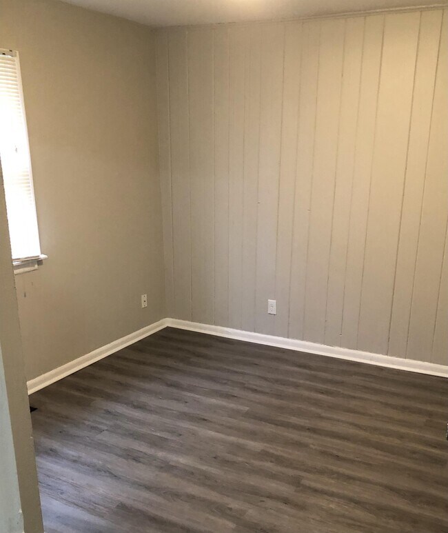 Photo - 1623 E 73rd St