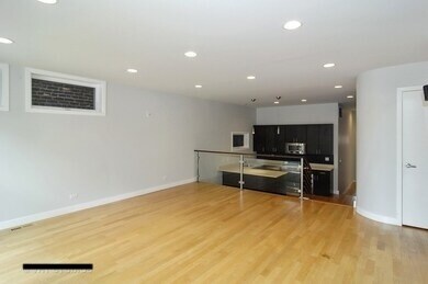 Photo - 813 N May St
