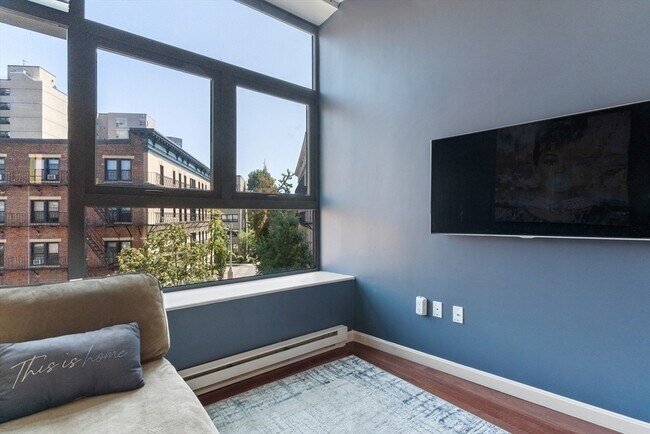 Photo - 12 Stoneholm St Unit 318
