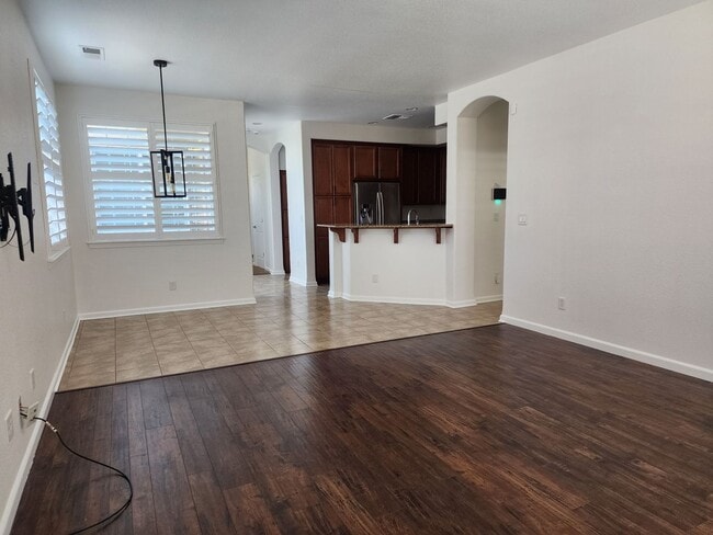 Photo - 1086 Silver Coyote Dr