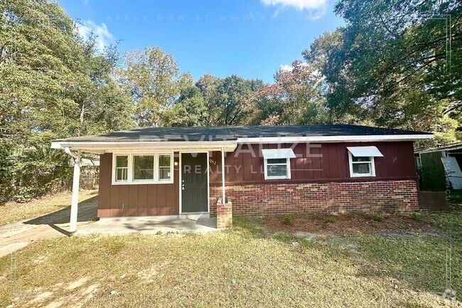 Building Photo - 3 Bedroom/1 Bathroom Home in West Mobile!