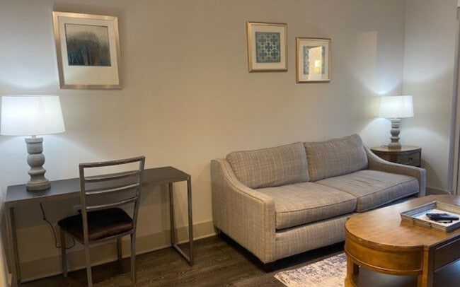 Building Photo - 3101 Akers Mill Rd SE Unit ID1351400P