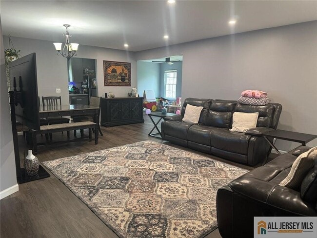 Photo - 22 Woodbury Rd