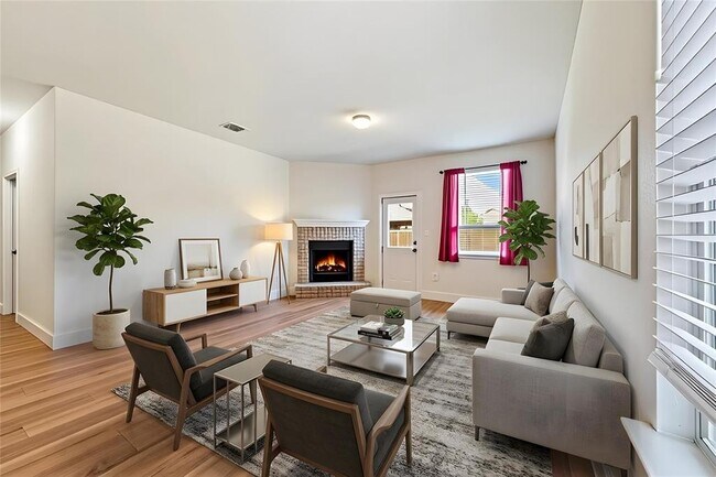 Photo - 104 Quarryman Dr