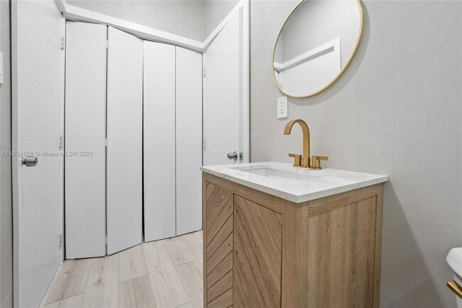 Photo - 129 SW 9th Ave Unit 1