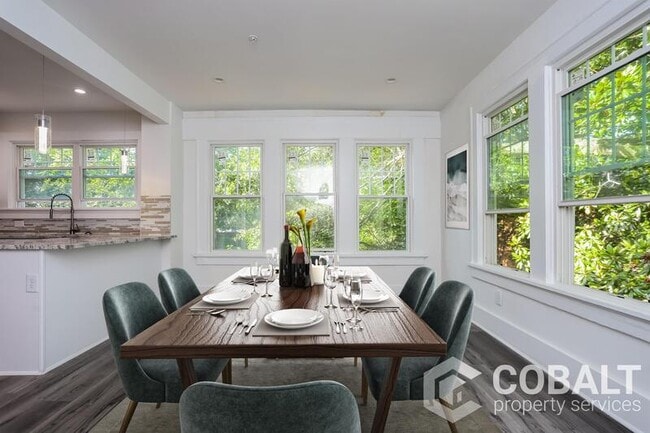 Photo - 678 Moreland Ave NE