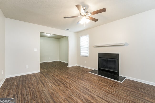 Photo - 5439 Farmview Close