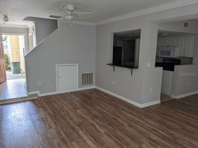 Photo - 2122 Fan Palm Dr