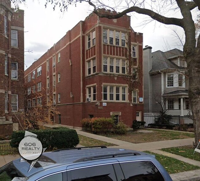 Building Photo - Vintage Andersonville Apartments! Unit 1335-1B