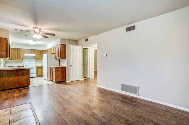 Photo - 3825 Camelot St Unit A
