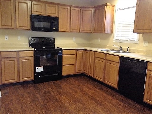 Photo - 1207 Meadowood Dr