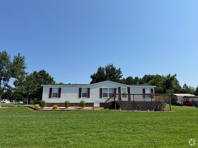 Building Photo - Three Bedroom Doublewide in Claremont Rental