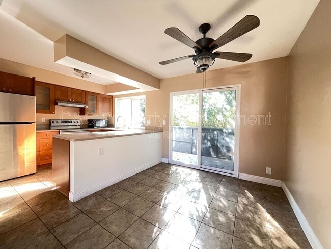 Photo - 8075 Caminito de Pizza Unidad G