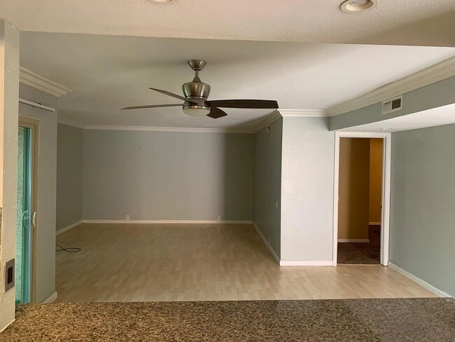 Photo - 400 N Sunrise Way