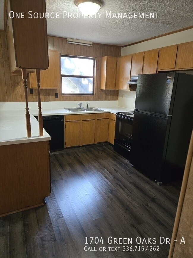 Photo - 1704 Green Oaks Dr SE Unit A