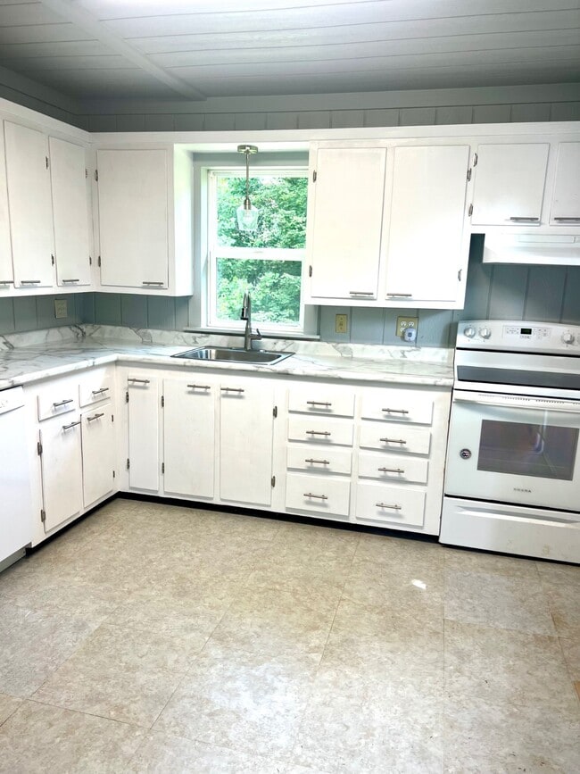 Photo - 65 Terrace Ave