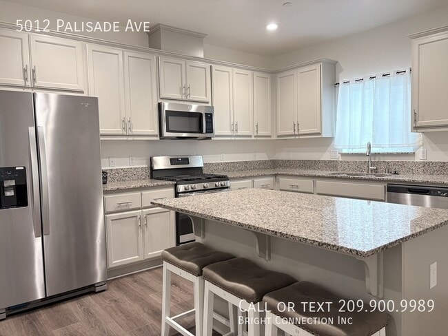 Photo - 5012 Palisade Ave