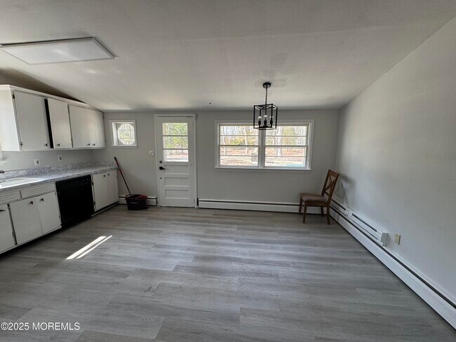 Photo - 305 Cherry St