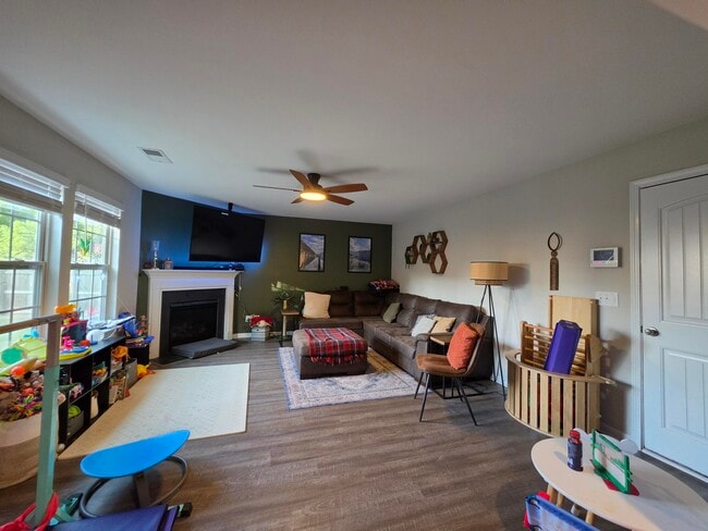 Photo - 147 Niblick Dr