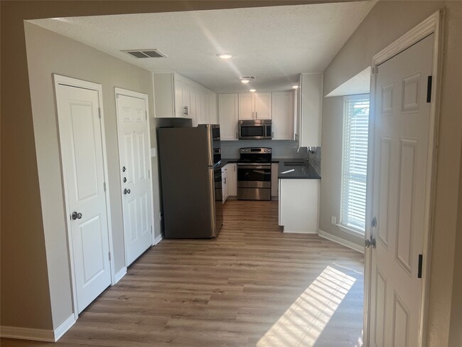 Photo - 10507 Kirkdale Dr