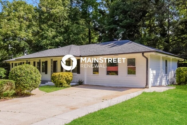Photo - 4 Bedroom Pet-Friendly Home in Mableton, GA with Main Street Renewal