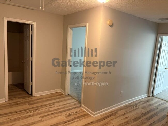 Photo - 3161 Glen Hollow Dr