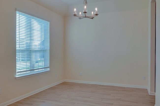 Photo - 3027 Dade Loop