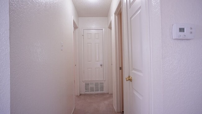 Photo - 2/1 Apartment in East Austin