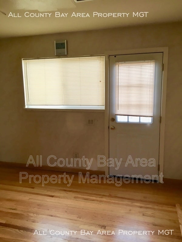 Photo - 726 Cherry Way