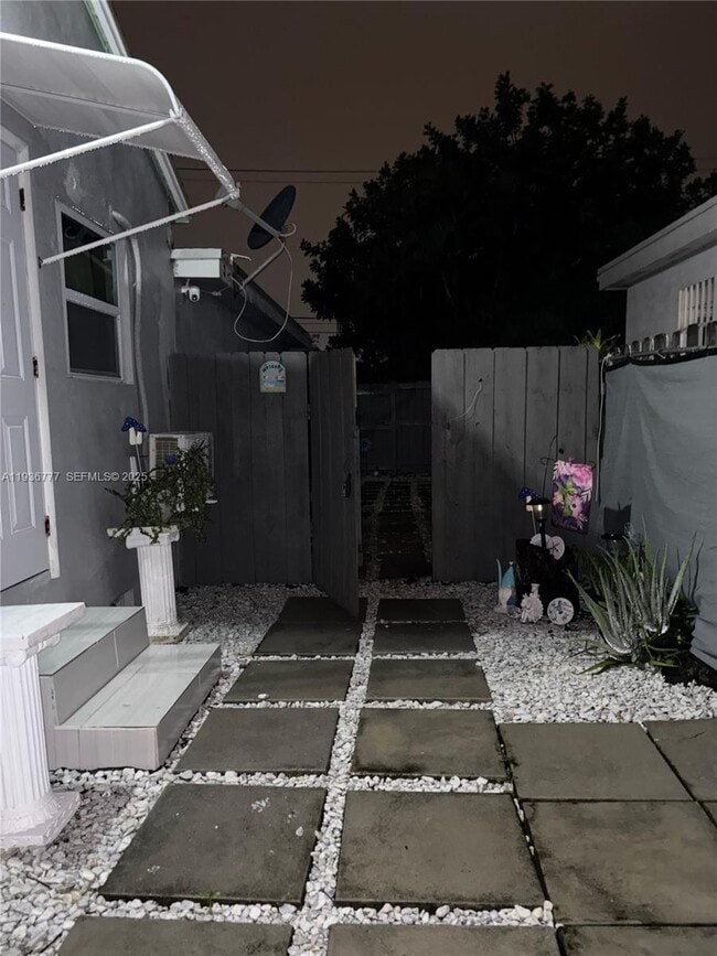 Photo - 2315 Cleveland St Unit 0