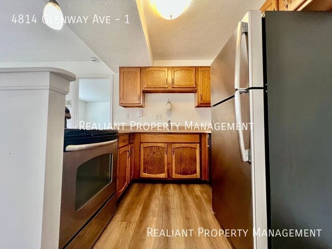 Photo - 4814 Glenway Ave