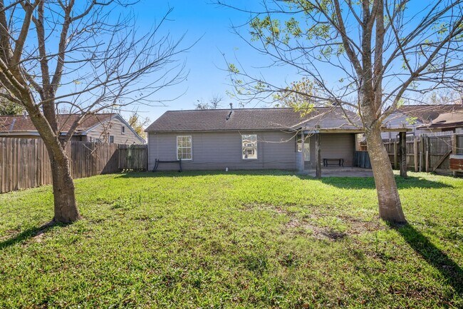 Photo - Great 3 Bedroom Single Family in Angleton