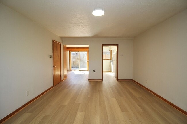 Photo - 3200-3236 SW Marigold St Unit 1ed621cd-efbf-11ef-a954-0ef659e2e2b7