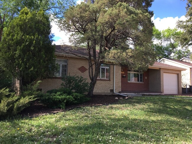 Photo - 305 Crestone Ave