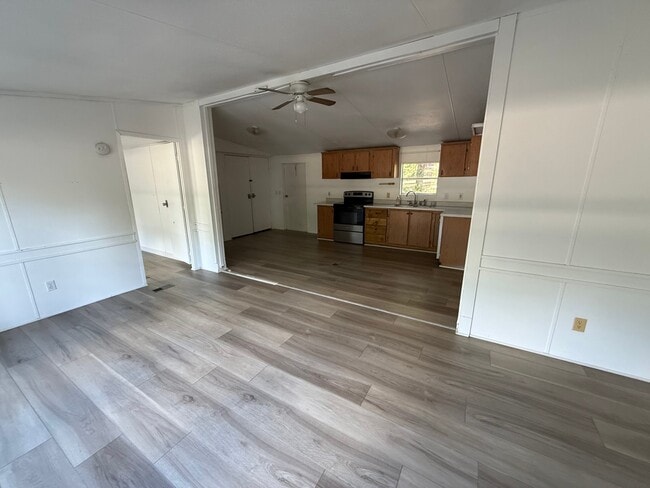 2160 Lee Rd 430