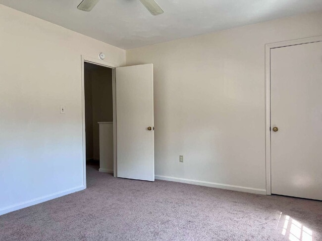 Photo - 2 Bedroom / 1 Bath Duplex Available Now