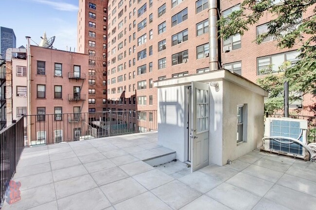 Photo - 213 E 26th St Unit CH