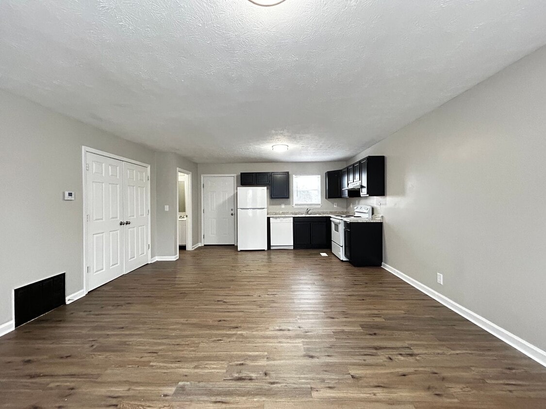 Bainbridge Townhomes - Bainbridge Townhomes