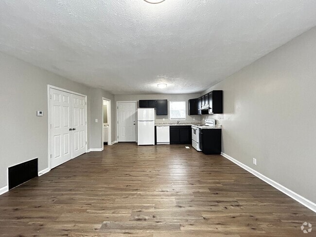 Building Photo - Bainbridge Townhomes