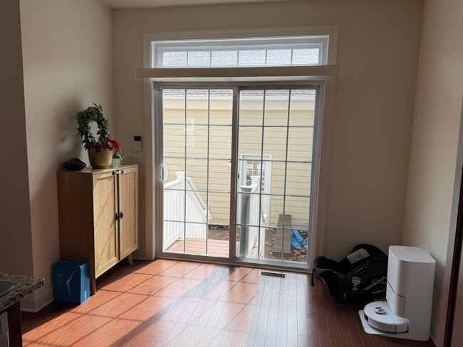 Building Photo - 18 Peacock Wy