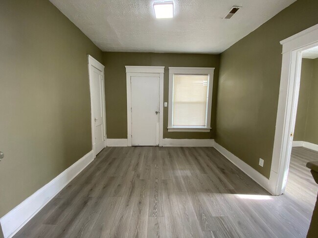 Photo - 636-638 Fern St Akron Oh 44307 MFH2 .T3 Unit 636