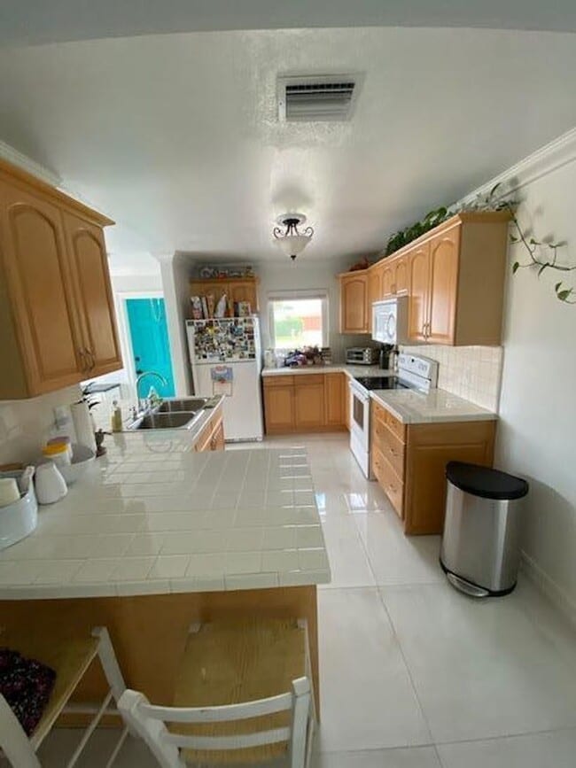 Photo - 6601 Lake Clarke Dr