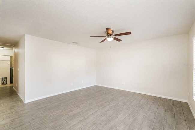 Photo - 146 Hidden Lk Lp