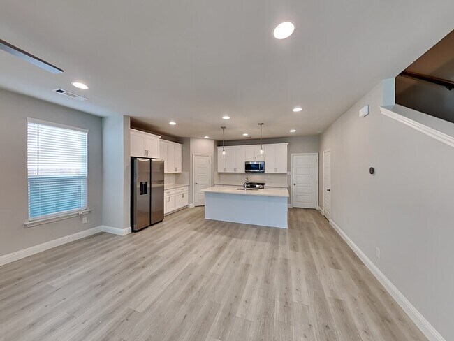 315 Athenia Dr